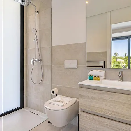 Vacation Marbella I Martinica, Turquoise Heated Pool, Rooftop Hot Tub With Sea View, Cine Room, 5 Min To The *