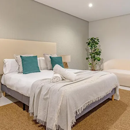 Vacation Marbella I Martinica, Turquoise Heated Pool, Rooftop Hot Tub With Sea View, Cine Room, 5 Min To The * Estepona