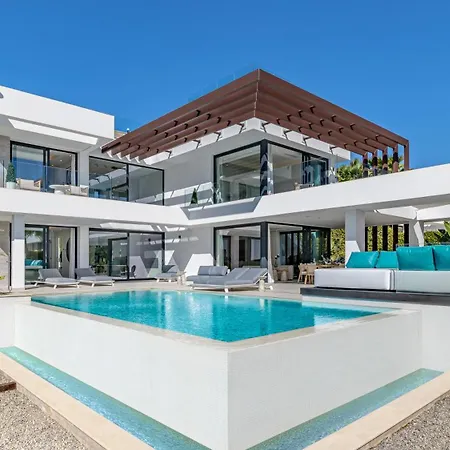 Villa Vacation Marbella I Martinica, Turquoise Heated Pool, Rooftop Hot Tub With Sea View, Cine Room, 5 Min To The Estepona