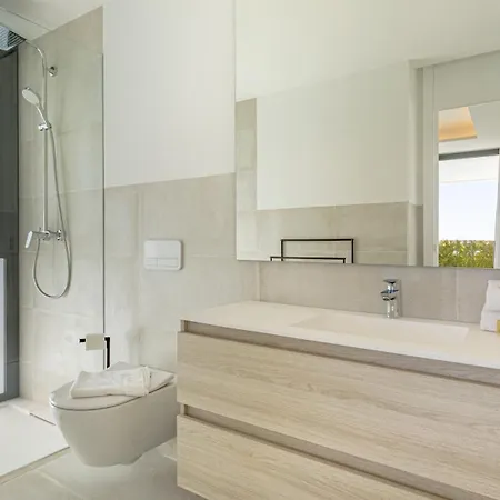 Vacation Marbella I Martinica, Turquoise Heated Pool, Rooftop Hot Tub With Sea View, Cine Room, Night Security, Alarm System, 5 Min To The * Estepona