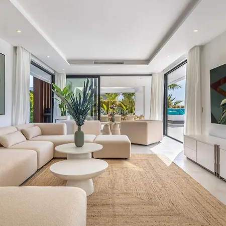 Villa Vacation Marbella I Martinica, Turquoise Heated Pool, Rooftop Hot Tub With Sea View, Cine Room, 5 Min To The Estepona