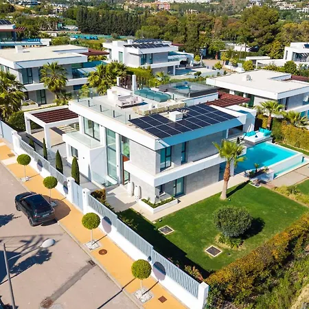 Vacation Marbella I Martinica, Turquoise Heated Pool, Rooftop Hot Tub With Sea View, Cine Room, 5 Min To The Estepona