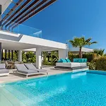 Villa Vacation Marbella I Martinica, Turquoise Heated Pool, Rooftop Hot Tub With Sea View, Cine Room, Night Security, Alarm System, 5 Min To The *