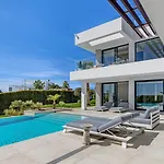 Vacation Marbella I Martinica, Turquoise Heated Pool, Rooftop Hot Tub With Sea View, Cine Room, Night Security, Alarm System, 5 Min To The Villa *