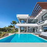 Vacation Marbella I Martinica, Turquoise Heated Pool, Rooftop Hot Tub With Sea View, Cine Room, Night Security, Alarm System, 5 Min To The *
