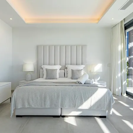 Vacation Marbella I Martinica, Turquoise Heated Pool, Rooftop Hot Tub With Sea View, Cine Room, Night Security, Alarm System, 5 Min To The *