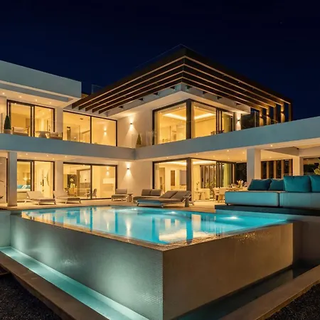 Vacation Marbella I Martinica, Turquoise Heated Pool, Rooftop Hot Tub With Sea View, Cine Room, 5 Min To The Villa Estepona