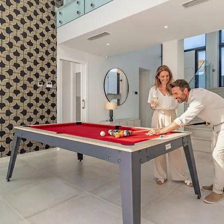 Villa Vacation Marbella I Martinica, Turquoise Heated Pool, Rooftop Hot Tub With Sea View, Cine Room, 5 Min To The Estepona