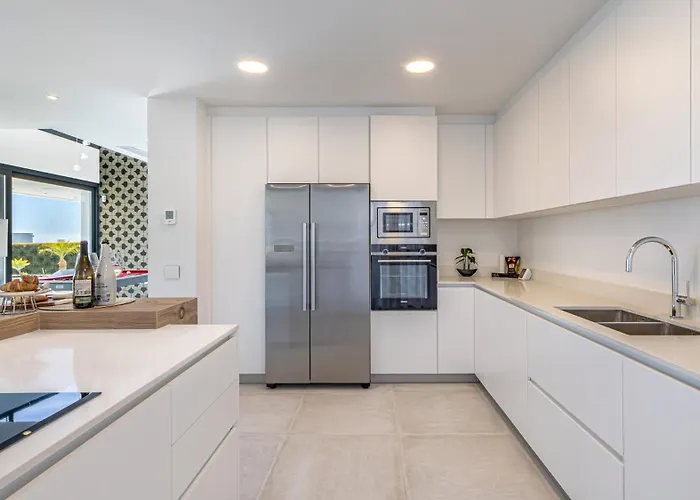 Vacation Marbella I Martinica, Turquoise Heated Pool, Rooftop Hot Tub With Sea View, Cine Room, 5 Min To The Villa *