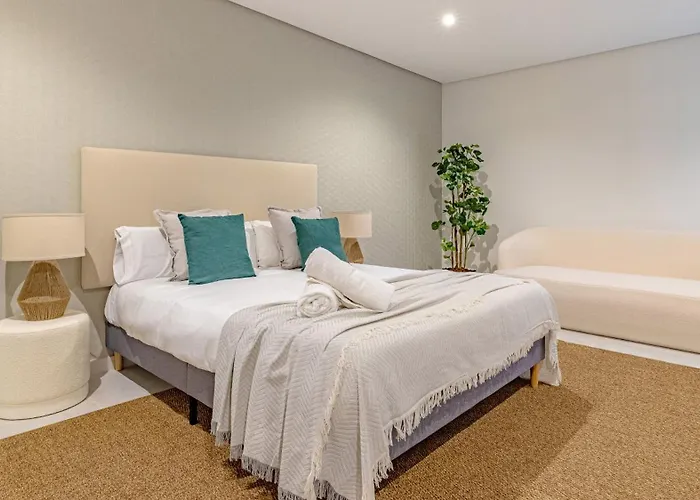 Vacation Marbella I Martinica, Turquoise Heated Pool, Rooftop Hot Tub With Sea View, Cine Room, 5 Min To The * Estepona