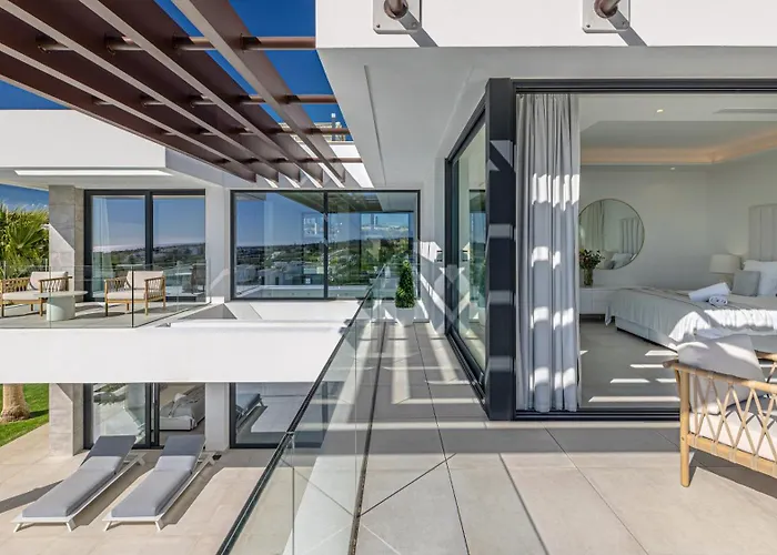 Vacation Marbella I Martinica, Turquoise Heated Pool, Rooftop Hot Tub With Sea View, Cine Room, 5 Min To The Estepona