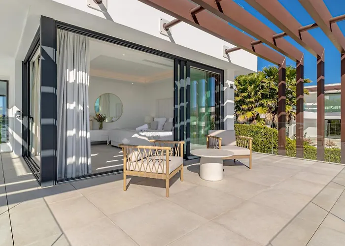 Vacation Marbella I Martinica, Turquoise Heated Pool, Rooftop Hot Tub With Sea View, Cine Room, 5 Min To The Villa Estepona