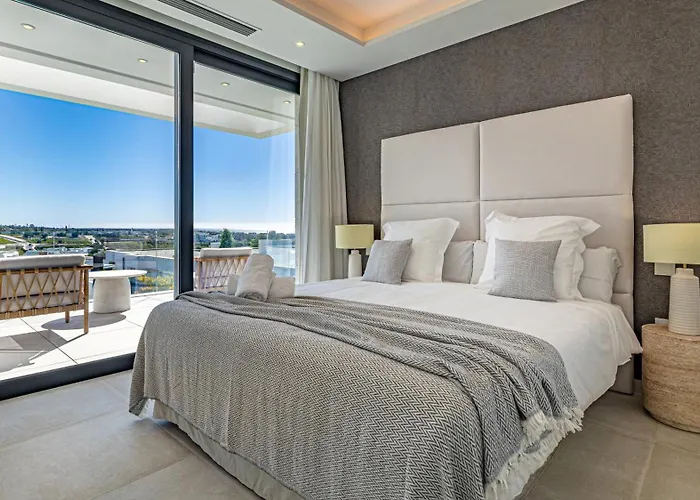 Villa Vacation Marbella I Martinica, Turquoise Heated Pool, Rooftop Hot Tub With Sea View, Cine Room, 5 Min To The