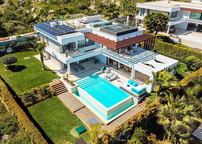 Vacation Marbella I Martinica, Turquoise Heated Pool, Rooftop Hot Tub With Sea View, Cine Room, 5 Min To The Villa Estepona