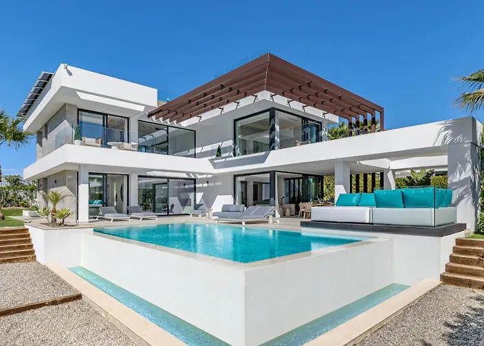 Villa Vacation Marbella I Martinica, Turquoise Heated Pool, Rooftop Hot Tub With Sea View, Cine Room, 5 Min To The Estepona