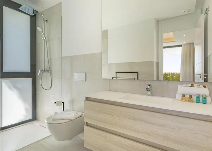 Vacation Marbella I Martinica, Turquoise Heated Pool, Rooftop Hot Tub With Sea View, Cine Room, 5 Min To The * Estepona