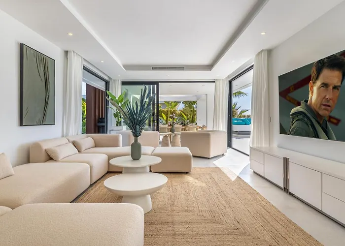 Villa Vacation Marbella I Martinica, Turquoise Heated Pool, Rooftop Hot Tub With Sea View, Cine Room, 5 Min To The Estepona