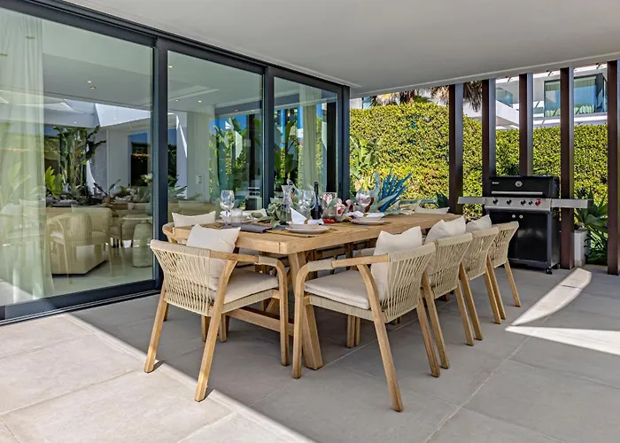 Vacation Marbella I Martinica, Turquoise Heated Pool, Rooftop Hot Tub With Sea View, Cine Room, 5 Min To The * Estepona