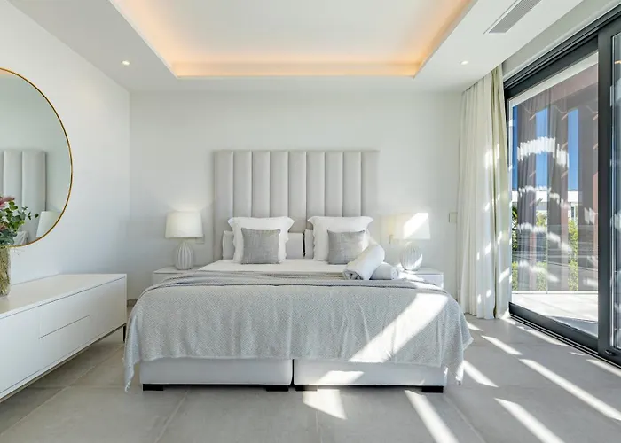 Vacation Marbella I Martinica, Turquoise Heated Pool, Rooftop Hot Tub With Sea View, Cine Room, 5 Min To The *