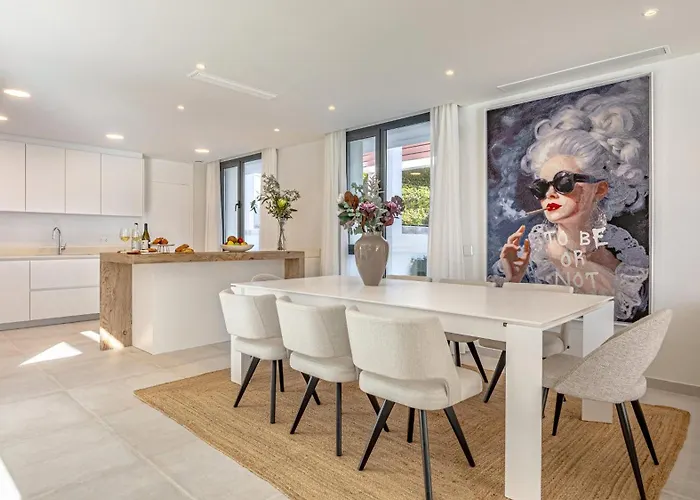 Vacation Marbella I Martinica, Turquoise Heated Pool, Rooftop Hot Tub With Sea View, Cine Room, 5 Min To The Estepona