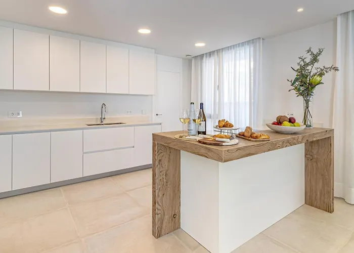 Vacation Marbella I Martinica, Turquoise Heated Pool, Rooftop Hot Tub With Sea View, Cine Room, 5 Min To The